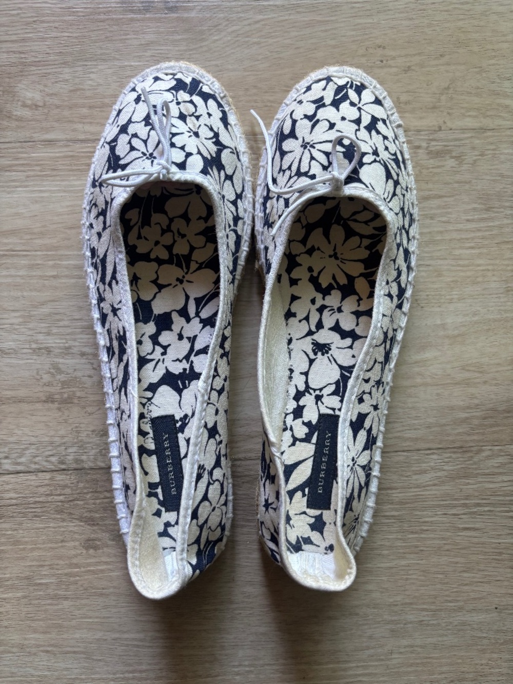 Authentic Burberry espadrilles slip on canvas US 8